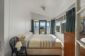 4 bedrooms, bed sheets - Lakeview Scope - Tauranga Taupo Retreat (Tauranga Taupo)