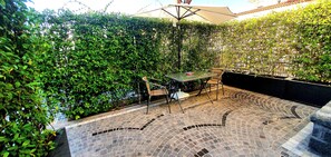 Chambre Supérieure, vue jardin | Terrasse/Patio