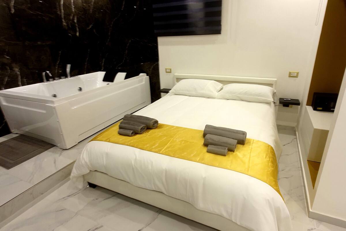 Apartamento júnior, vista para o jardim | Roupas de cama premium, edredons de pluma