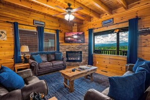 Smart TV, fireplace - Snowy Mountain Peaks and Never Ending Views (Sevierville)