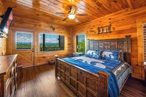 4 bedrooms, iron/ironing board, travel cot, free WiFi - Snowy Mountain Peaks and Never Ending Views (Sevierville)