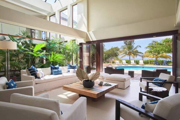 Smart TV, tenis de mesa y estéreo