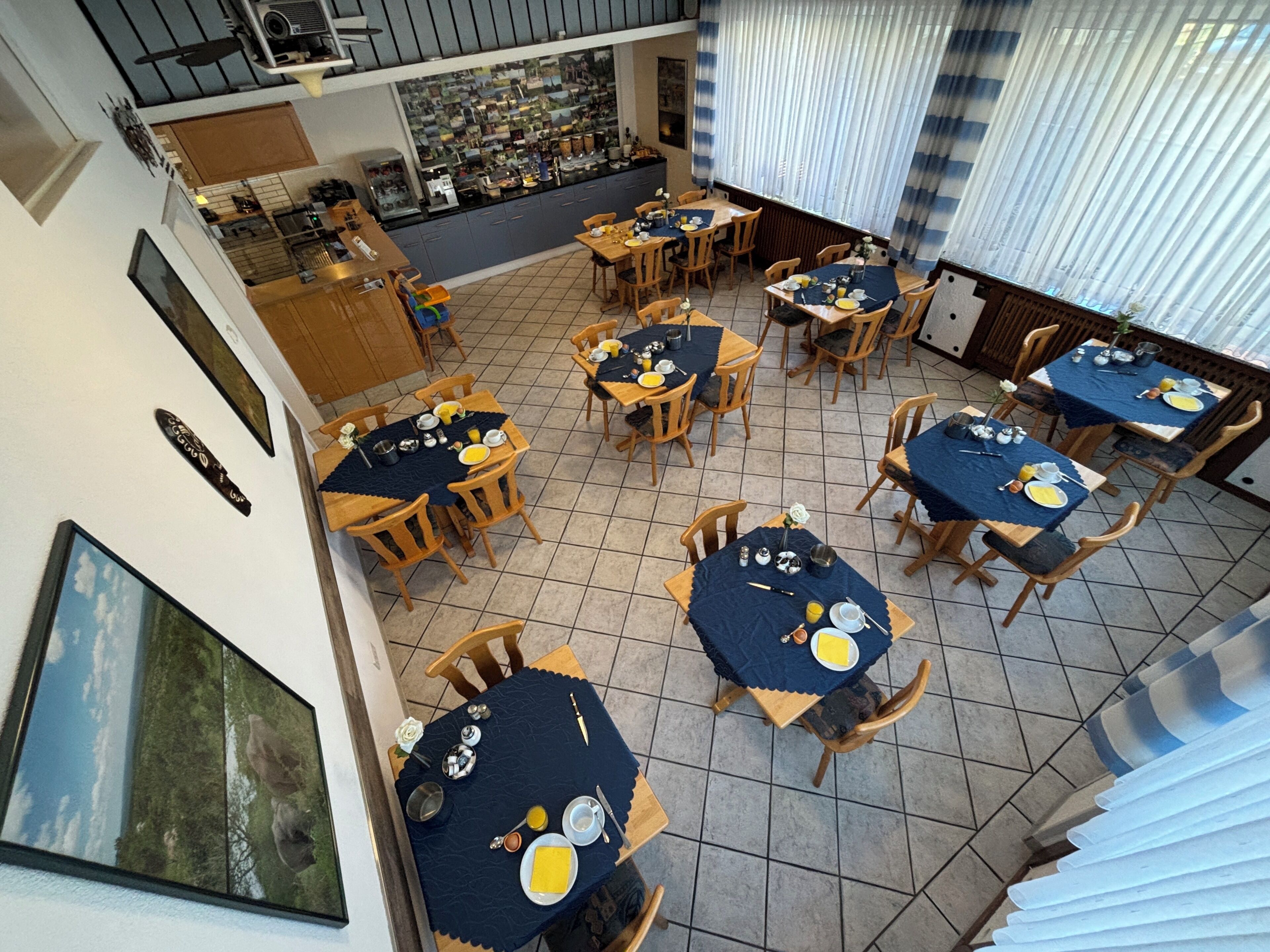 Desayuno buffet todos los días (con cargo) 