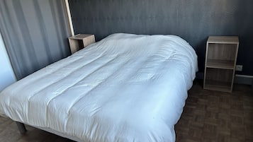 3 soverom, skrivebord, wi-fi (inkludert) og sengetøy