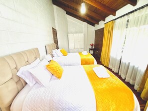 4 habitaciones, tabla de planchar con plancha, wifi y ropa de cama 