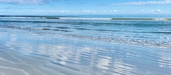 2 Inlet Cove; steps from the dock & pool; 10 min walk to the beach;  EV charger