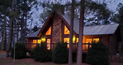 Swiftwater-Secluded Log Cabin-Falls Of Rough
Private and Peaceful