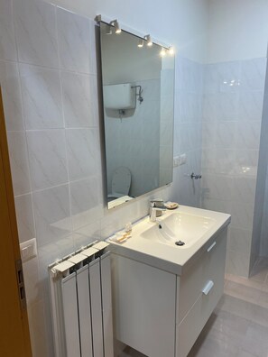 Shower, free toiletries, hair dryer, slippers - Casa Valentina 2 (Perugia)