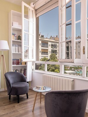 Interior - Bright and Quiet Duplex Apartment (Barcelona)