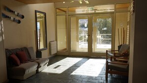Living area - Cirrus Apart (Malargüe)