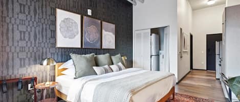 1 chambre, bureau, fer et planche à repasser, Wi-Fi