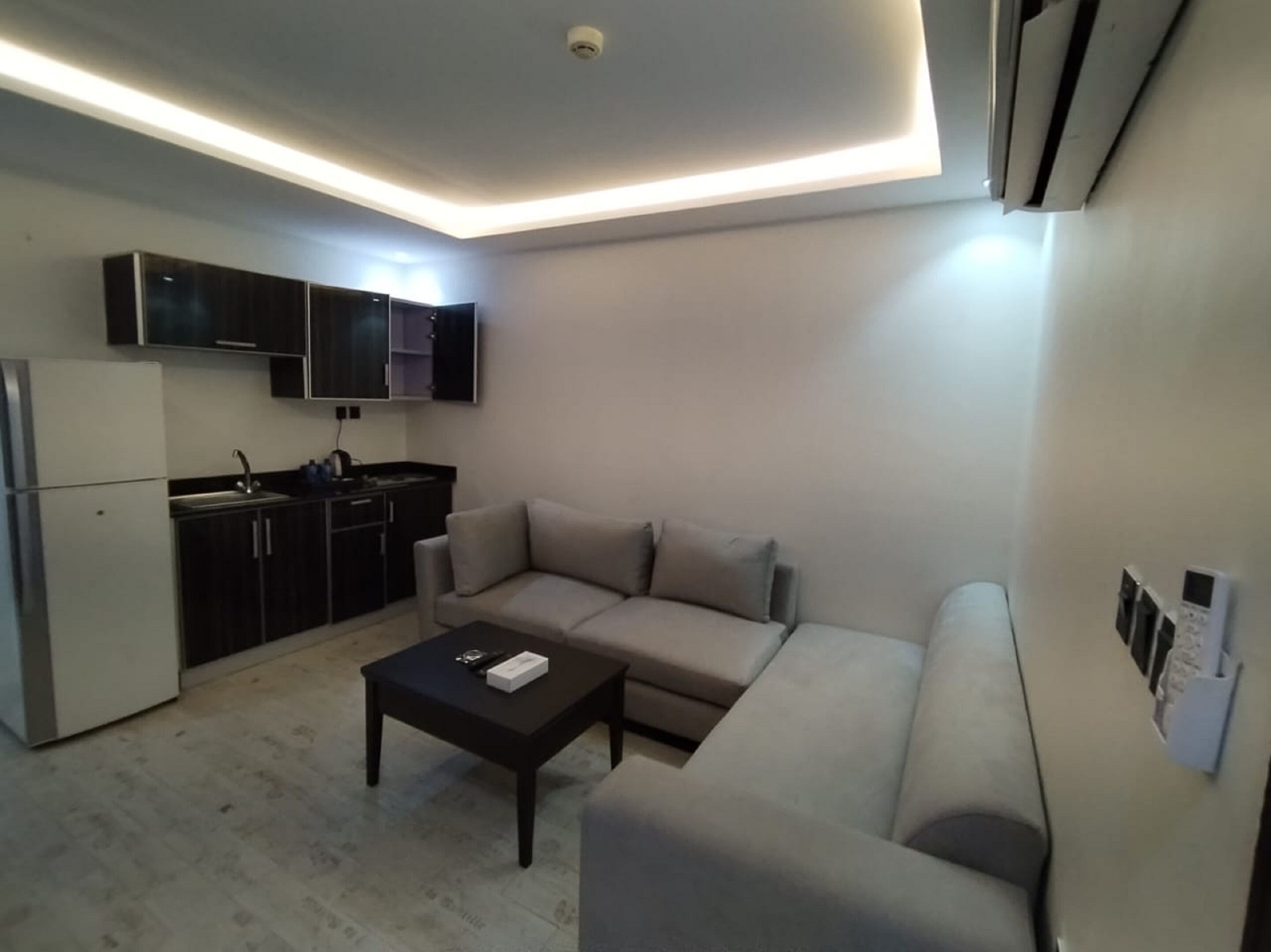 ห้องจูเนียร์สวีท | ครัวส่วนตัว | กาต้มน้ำไฟฟ้า, กระดาษอเนกประสงค์, โต๊ะรับประทานอาหาร