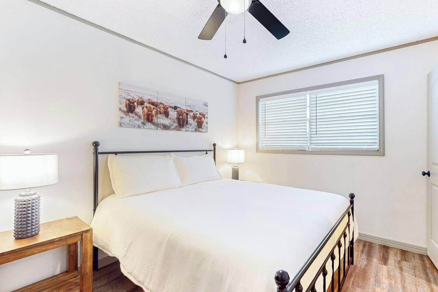 4 dormitorios, tabla de planchar con plancha, Internet y ropa de cama