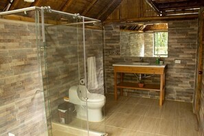 Exclusive Room | Bathroom | Free toiletries - Cabañas Monteleon- Pailcol Huila (Paicol)
