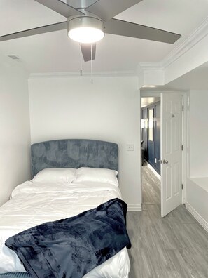 2 bedrooms, iron/ironing board, WiFi, bed sheets