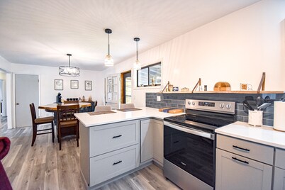 Cozy home, near Toccoa River, fishing/tubing with a washer/dryer-Dogs ok