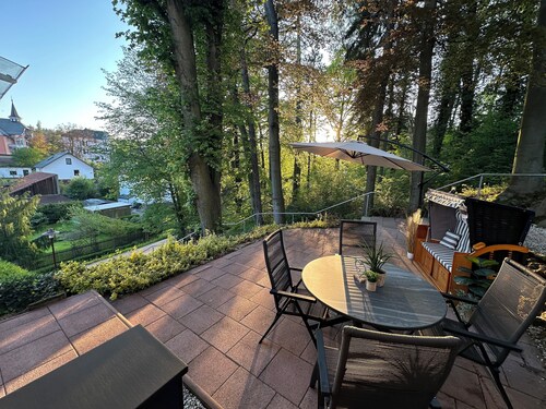 Kompakt und Voller Annehmlichkeiten für Paare & Geschäftsreisende mit Terrasse
