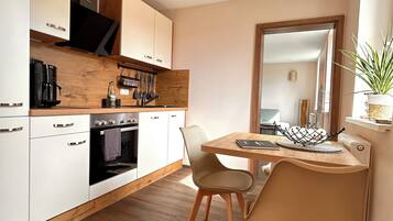 Kühlschrank, Ofen, Herdplatte, Geschirrspüler