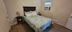 2 soverom, strykejern/-brett, reiseseng for barn og wi-fi