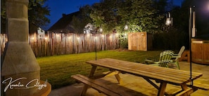 Terrace/patio - Luxury wellness holiday home for 6 – with hot tub, indoor pool & swimming lake! (Ewijk)
