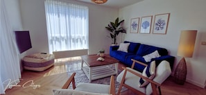 Smart TV, books - Luxury wellness holiday home for 6 – with hot tub, indoor pool & swimming lake! (Ewijk)