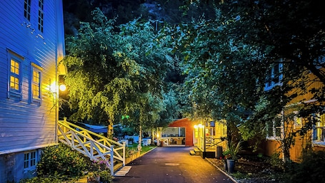 Exterior. Valldal Fjord Lodge