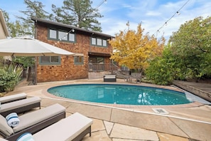 A heated pool - Stunning Marin County home with pool (San Anselmo)