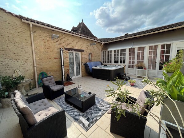 Massages - Domaine De l Ourbise (Razimet)