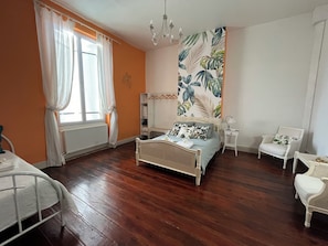 Quarto luxo | Individualmente decorados, individualmente mobiliados, Wi-Fi de cortesia