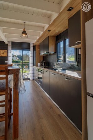 Kühlschrank, Ofen, Herdplatte, Geschirrspüler