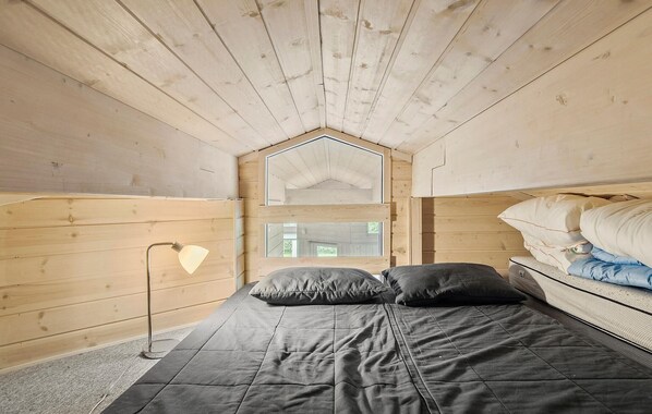 4 bedrooms, travel cot, free WiFi