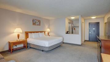 Suite, 1 Bedroom | Muebles diferentes, escritorio y insonorización