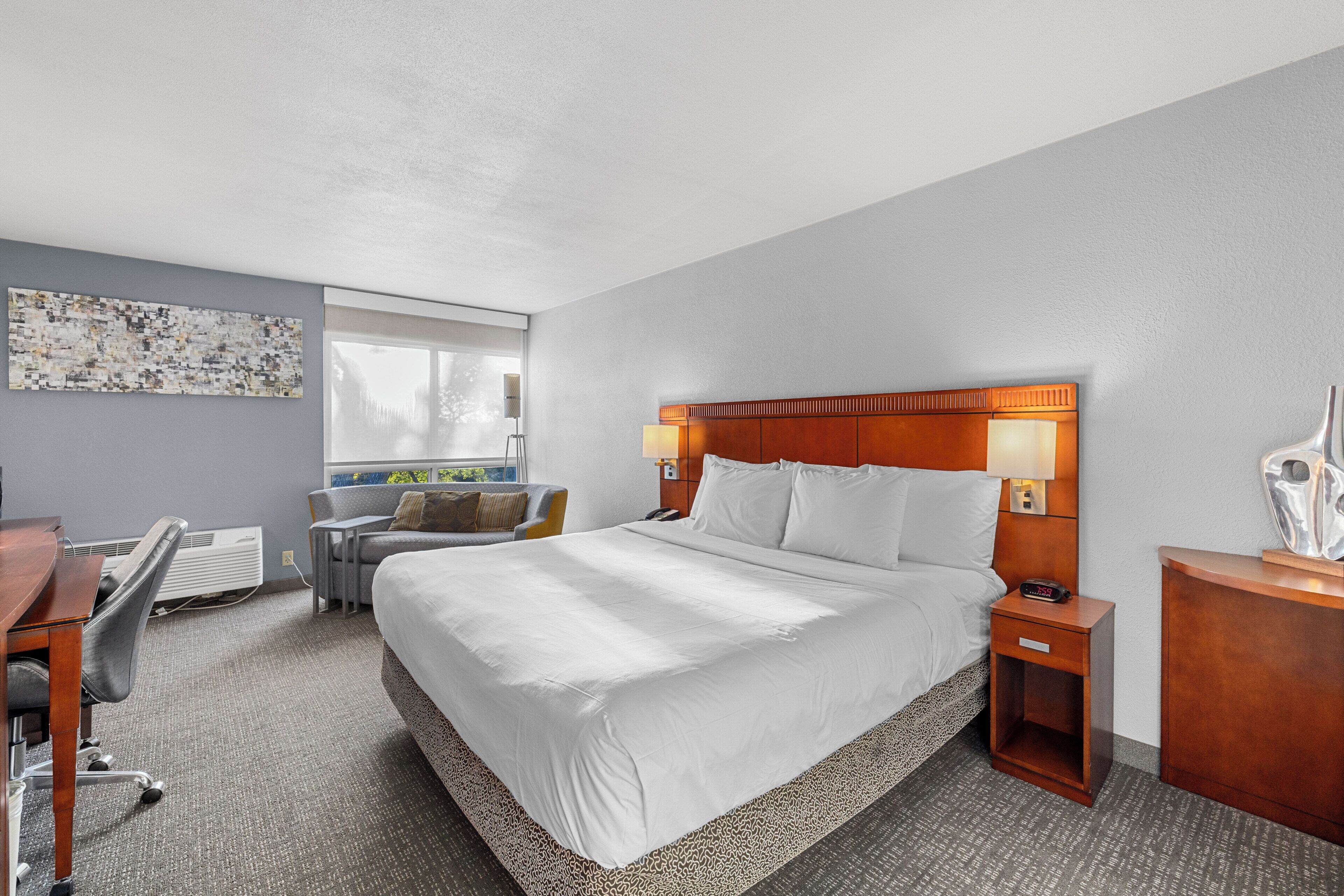 Individually furnished, desk, soundproofing, iron/ironing board