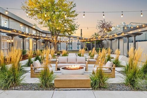 Riverside Hotel & Conference Center