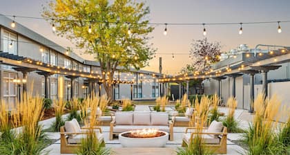 Riverside Hotel & Conference Center