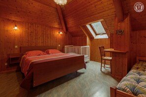 2 chambres, fer et planche  à repasser, lit parapluie, Wi-Fi gratuit