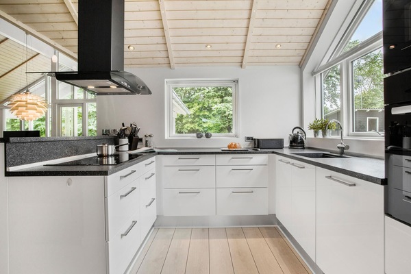 Réfrigérateur, four, plaque de cuisson, lave-vaisselle