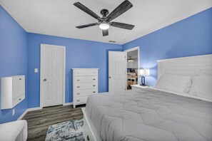 2 bedrooms, iron/ironing board, free WiFi, bed sheets - Welcome to simple comfort a like new family friendly home Full of accommodation (Owensboro)