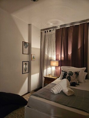 1 soverom, strykejern/-brett, wi-fi (inkludert) og sengetøy