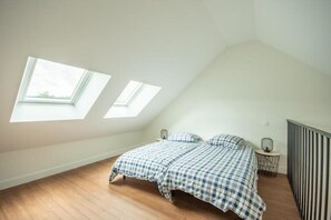 3 bedrooms, WiFi, bed sheets