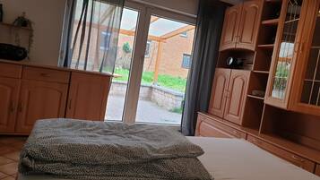 4 habitaciones, tabla de planchar con plancha, wifi y ropa de cama