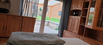 Haus mit Garten, Terrasse, 2 Badezimmer 4 Schlafzimmer, 2 Küche