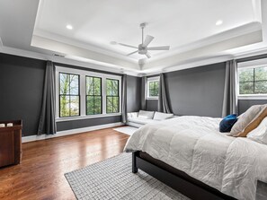 7 bedrooms, desk, iron/ironing board, travel cot - Glebe Getaway House (Arlington)