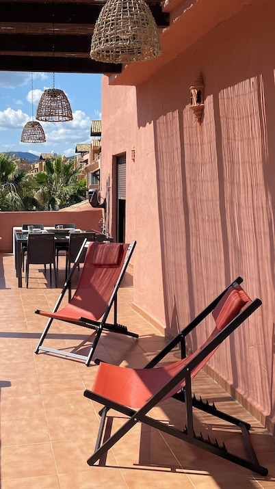 Penthouse Majestic Costa Golf Casares Grande Terrasse de 75 m2 Meublée