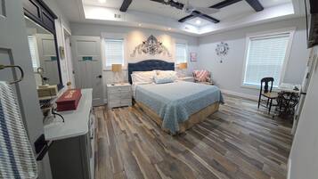 1 chambre, bureau, fer et planche Ă repasser, lit parapluie