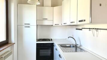Fridge, oven