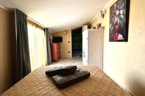 1 bedroom, bed sheets - SE060 - Delightful attic in the center (Senigallia)