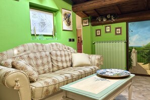 TV - SE060 - Delightful attic in the center (Senigallia)