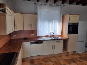 Private kitchen - Belle Maison Située au Centre Ville (BEUVRY)