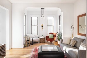 スマートテレビ、書庫、ステレオ